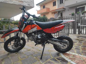 Pit bike