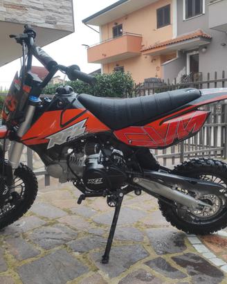 Pit bike