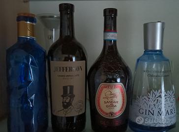 Bottiglie vuote per lume