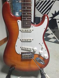 FENDER STRATOCASTER SQUIER