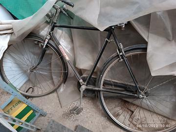 Bicicletta d'epoca con freni a bacchetta 