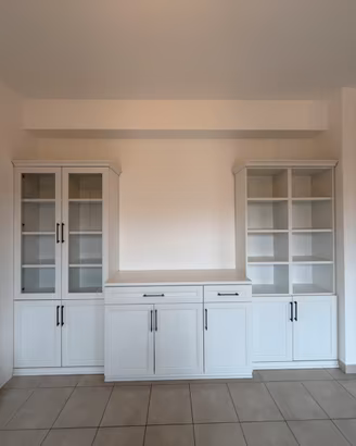 Madia,libreriria, vetrinetta - PARI AL NUOVO