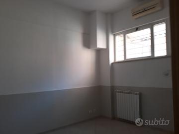 Vendita a Primavalle immobile a 10 uso ufficio