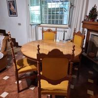 Tavolo soggiorno e 4 sedie