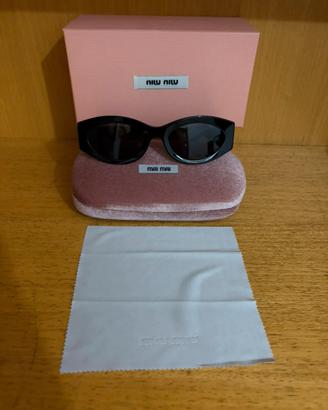 Occhiali da sole MiuMiu