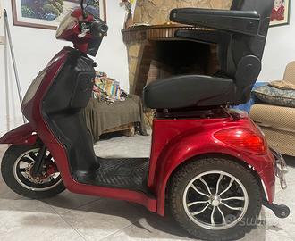 Scooter elettrico per persona con mobilità ridotta