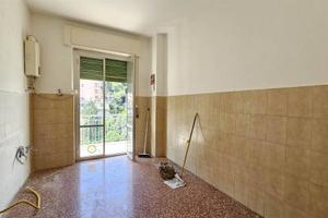 Appartamento di 85 m² con più di 5 locali a Genova