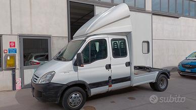 Trattore Iveco 7 posti con rimorchio