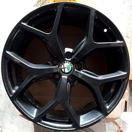 Cerchi in lega 19 originali Alfa STELVIO con gomme