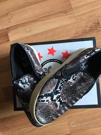 JC play by Jeffrey Campbell