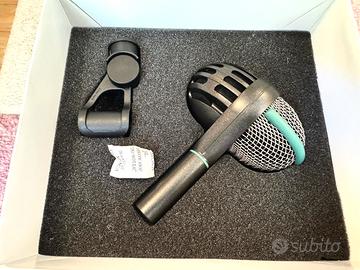 AKG D112