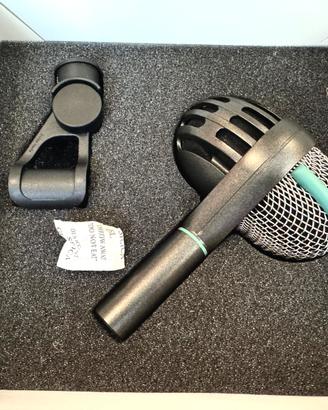 AKG D112