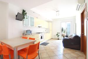 2 LOCALI A SAN BENEDETTO DEL TRONTO