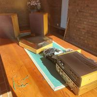 Stereo vintage con piatto e casse