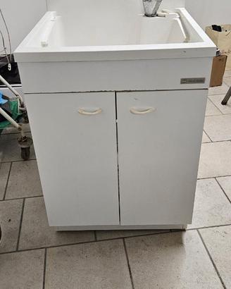 Lavatoio L60 P58 H85 con cestone ferro smaltato €8