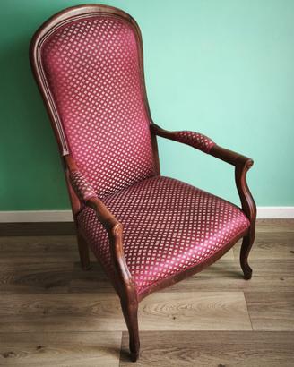 Poltrona vintage con struttura in legno