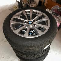 Cerchi in lega originali BMW con gomme invernali