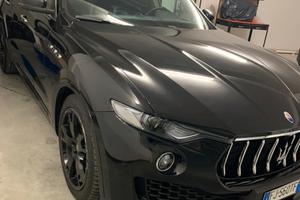Maserati Levante Nerissimo