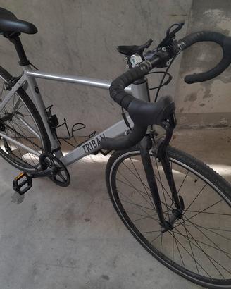 Bici gravel Triban 100