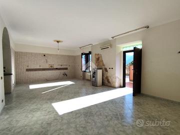 4 LOCALI A SANTA MARIA A VICO