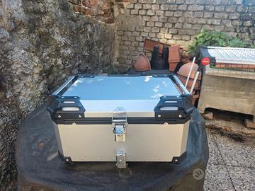 VENDUTO  Bauletto moto  da  65L 