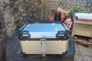 VENDUTO  Bauletto moto  da  65L 