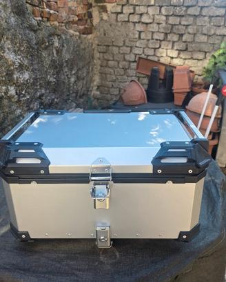 VENDUTO  Bauletto moto  da  65L 