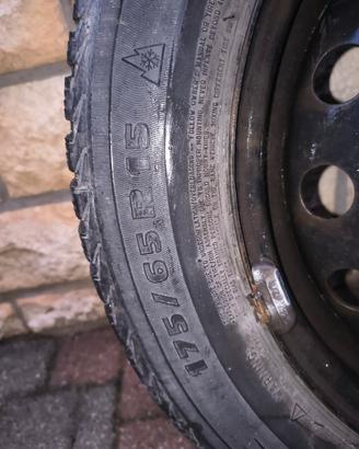 pneumatici 175/65 R15 + cerchi 