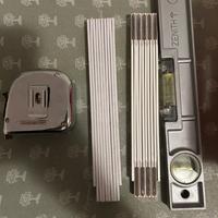 Attrezzi per muratore.