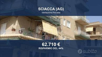 Immobile in asta di 161 m² con più di 5 locali a S