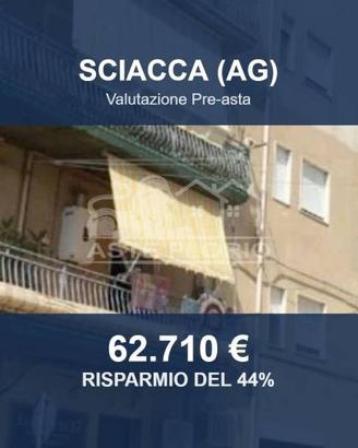 Immobile in asta di 161 m² con più di 5 locali a S