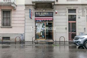 VENDITA LOCALE COMMERCIALE CON AMPIO GIARDINO PRIV