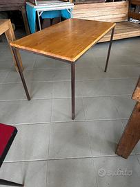 Tavolo legno e ferro