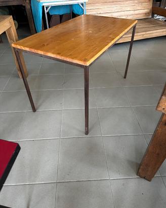 Tavolo legno e ferro