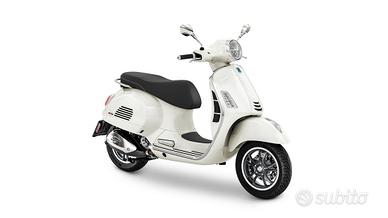 Piaggio Vespa 300 GTS Super