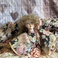 Bambola di porcellana