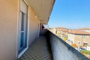 Appartamento di 108 m² con 5 locali e box auto a T