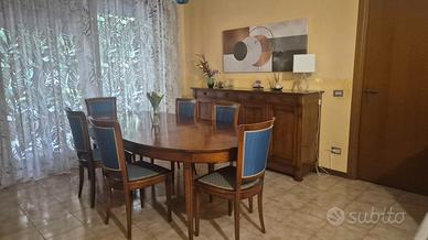 Elegante set da pranzo in buone condizioni