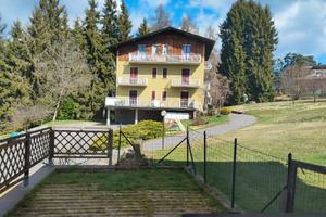 Casa immersa nel verde