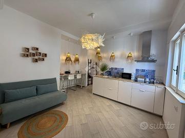 2 LOCALI A SANTA MARINELLA