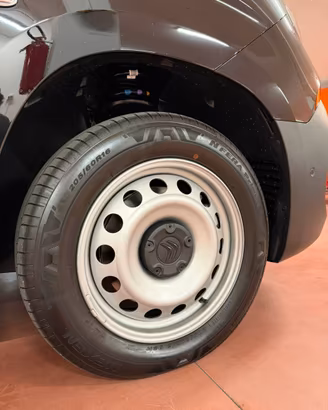 Gomme & Cerchi 205/60/16  *NEW*