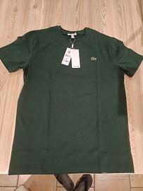 t-shirt Lacoste nuova con cartelle