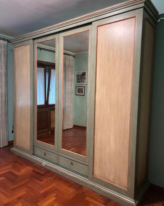 Armadio legno massello ante scorrevoli