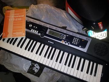 Tastiera Yamaha YPT-210