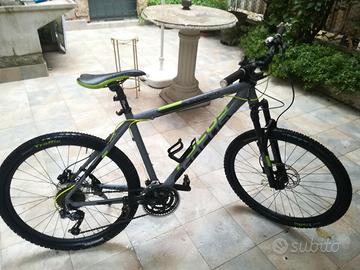 Bici focus black hills