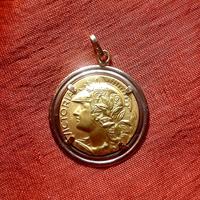 Medaglia su ciondolo oro giallo 18 kt