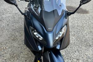 TMAX 560