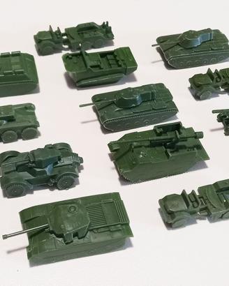 Lotto mezzi militari in plastica marca IPA