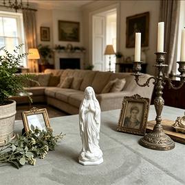 statuetta della vergine maria