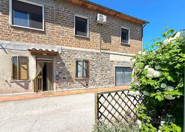 Appartamento di 138 m² con 5 locali a Fabro